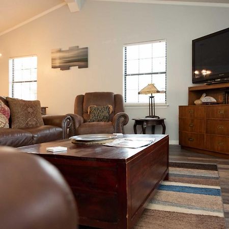 Lakefront Cottage With Private Hot Tub! Buckhead Exteriör bild